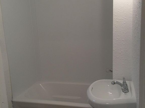 2nd image of 1567 Vine St APT 2