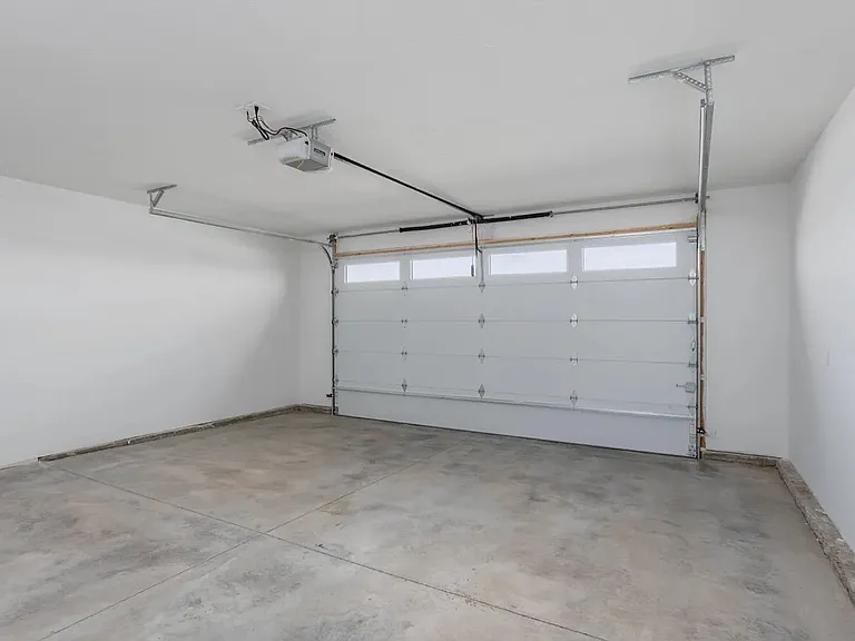 413 E Donahue St #0 — Photo 13