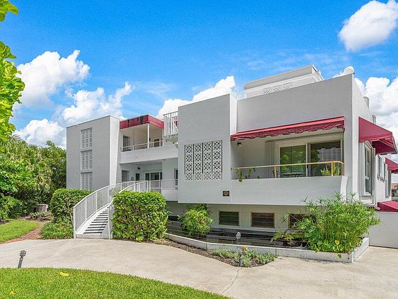 3rd image of 815 Palm Trail #1