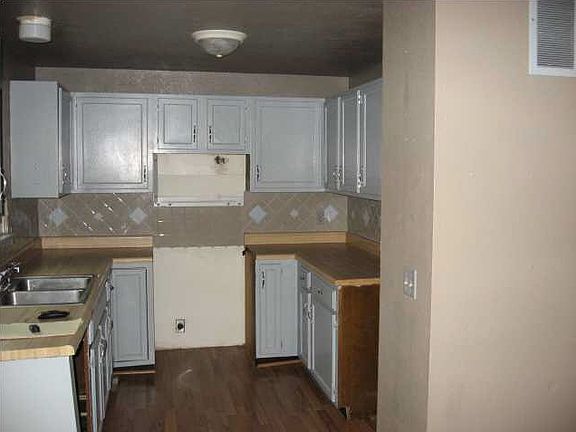 4th image of 2521 W Sunnybrook St