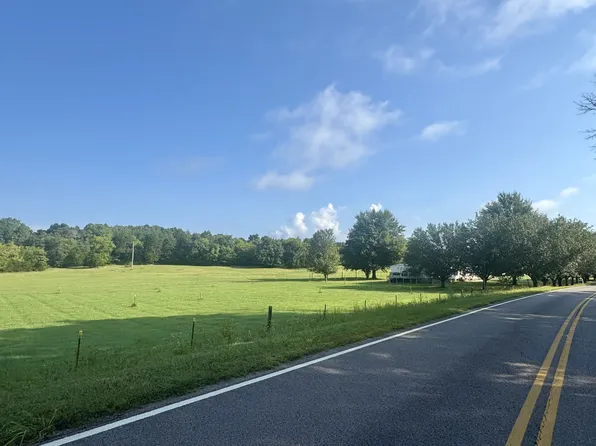 5242 Lunns Store Rd, Chapel Hill, TN 37034
