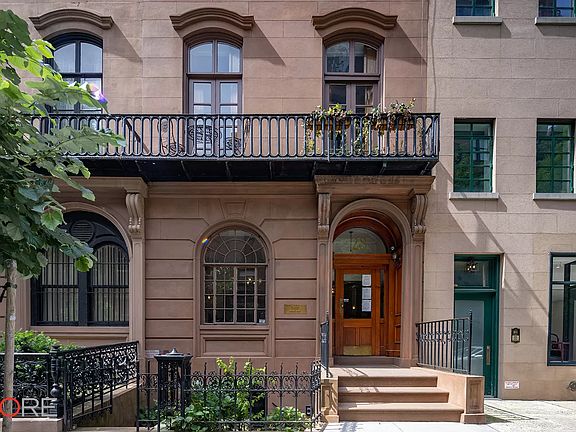 5th image of 28 W 12th St