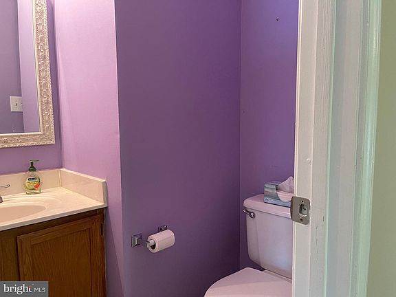 4th image of 103 Aston Ct