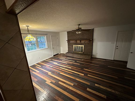 5th image of 1504 W Walnut Ave