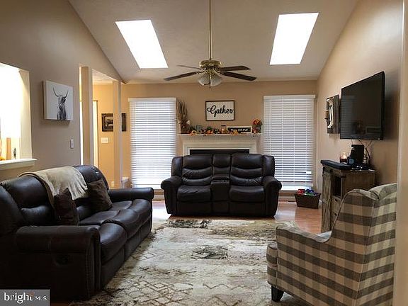 3rd image of 6316 Forest Grove Dr