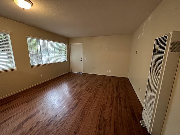 3rd image of 2242 Shamrock Dr APT 3