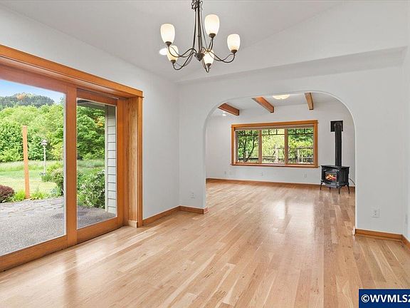 3rd image of 20720 Blodgett Rd