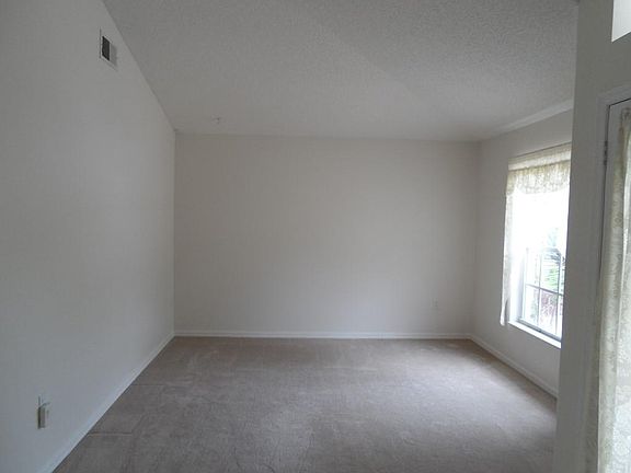 2nd image of 103 Jubilee Cir