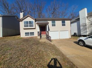 577 Woodlyn Xing, Ballwin, MO 63021