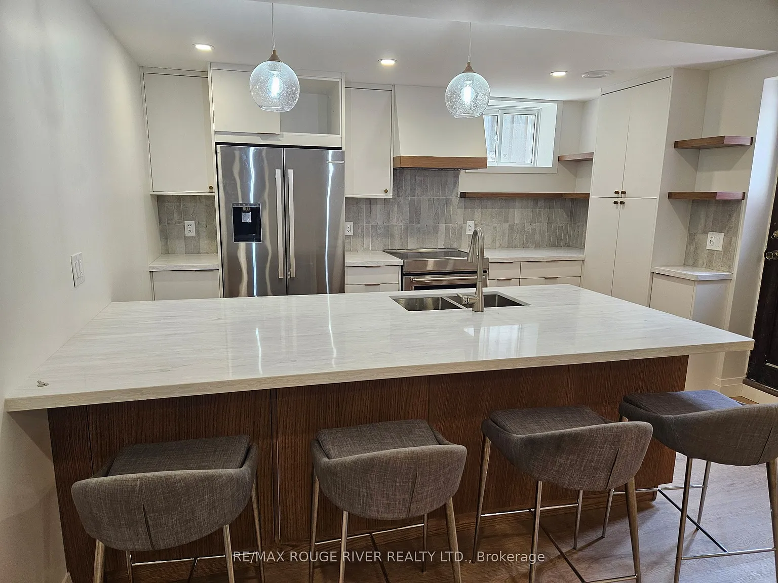 2 bed, $2,500 — Photo 3