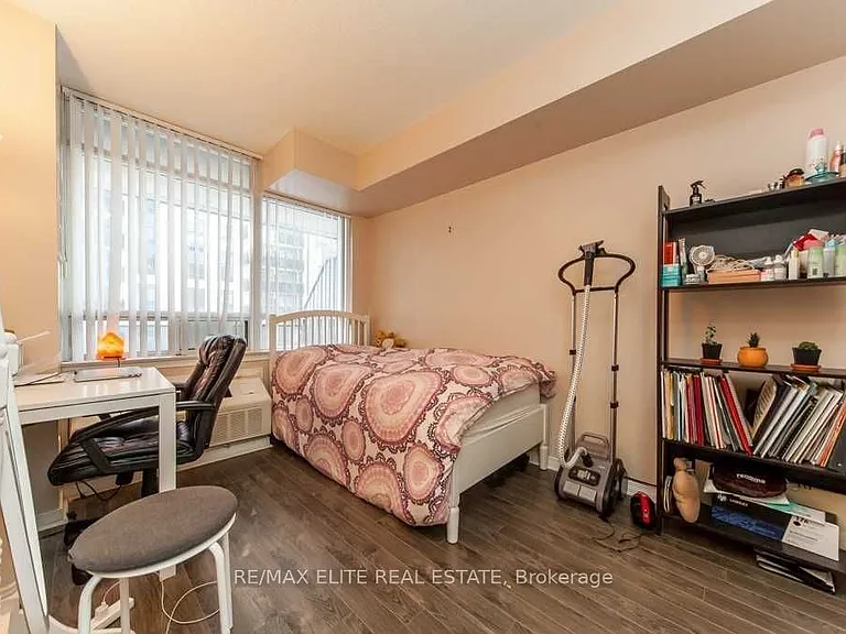 155 Beecroft Rd #303 — Photo 8