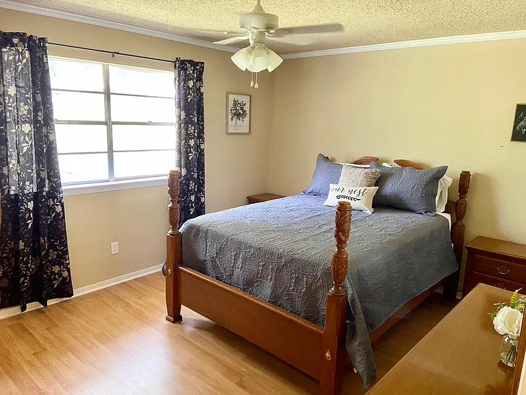 1028 Barber St — Photo 17