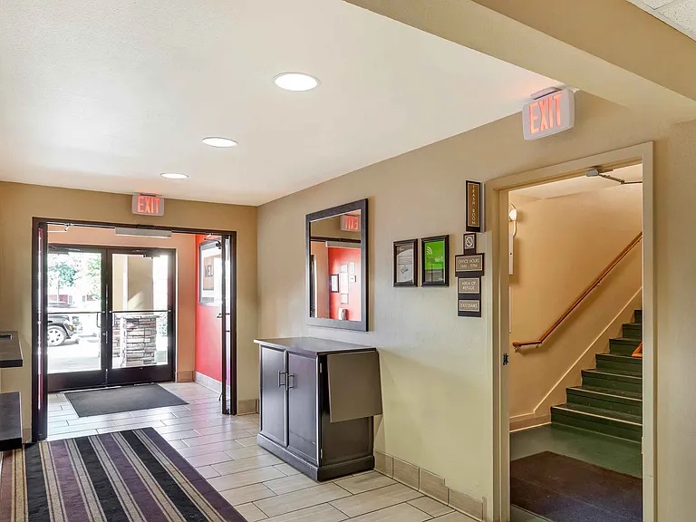 Lobby and Guest Check-in