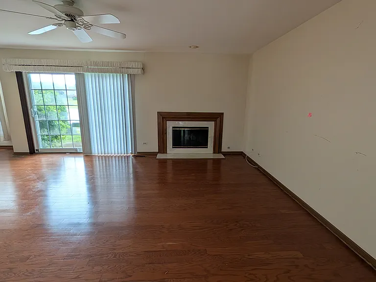 410 Orleans Ave — Photo 6