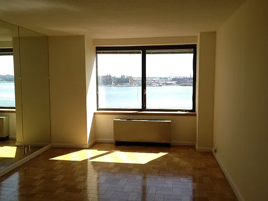 Rented by Vipler Realty | media 28
