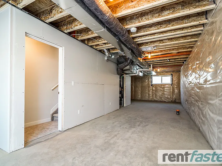 600 Bellerose Dr — Photo 47
