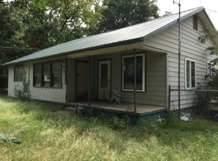 807 E 10th St, Cherryvale, KS 67335