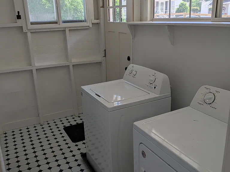 219 E Pressley Ave — Photo 22