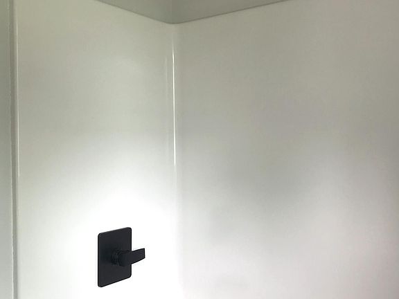 Tub Shower in Main Bathroom