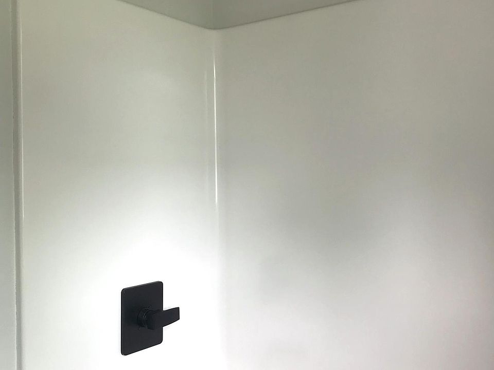Tub Shower in Main Bathroom