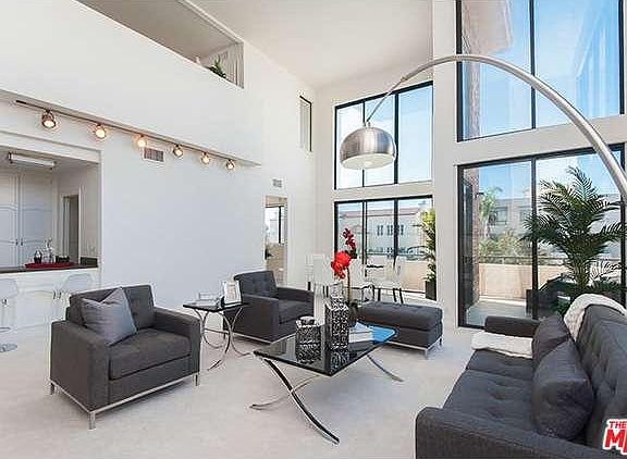 2nd image of 1870 Veteran Ave APT 317