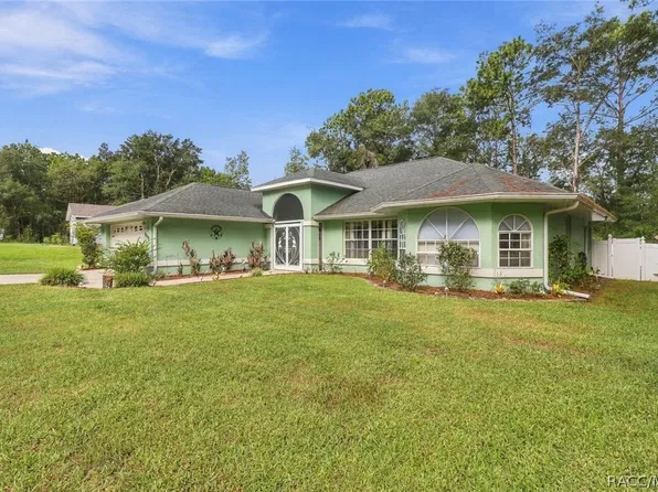8090 N Golfview Dr, Citrus Springs, FL 34434