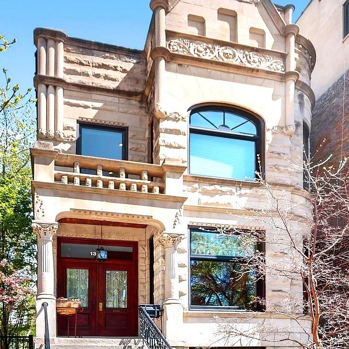 1st image of 1305 N Hoyne Ave