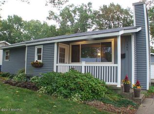 1564 Oakcrest St SW, Wyoming, MI 49509