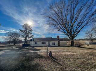 16845 W Stone Chapel Rd, Tahlequah, OK 74464