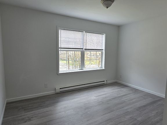 3rd image of 4715 Norwood Ln
