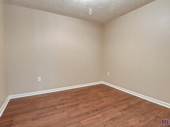 4th image of 4920 Prescott Rd
