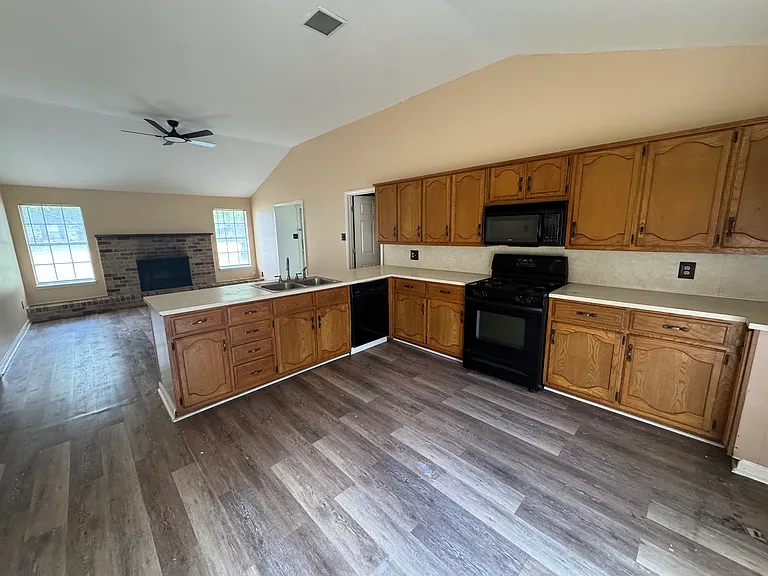 538 Karen Dr — Photo 8