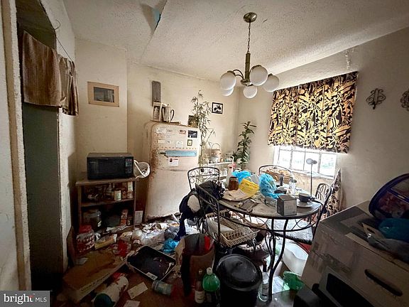 4th image of 4909 Pembridge Ave
