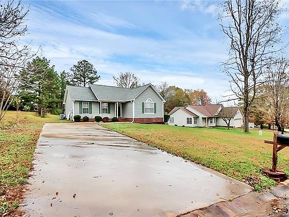 4th image of 121 Brookshire Dr