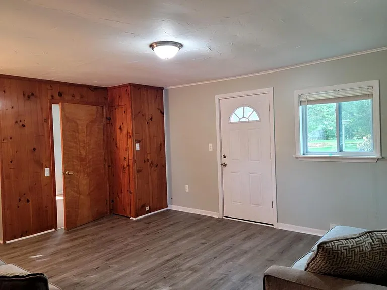 3225 Crooks Rd — Photo 3