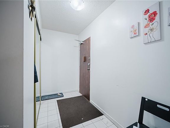 4th image of 18 Knightsbridge Rd #502