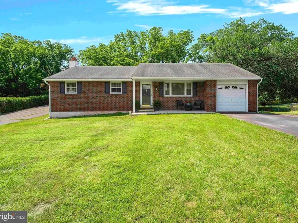 1217 Randy Dr, Pottstown, PA 19464