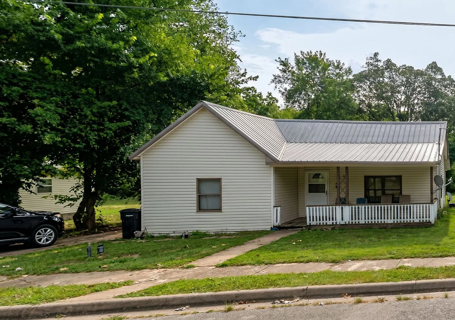 Now Available! 523 S Chestnut St.. — Photo 1
