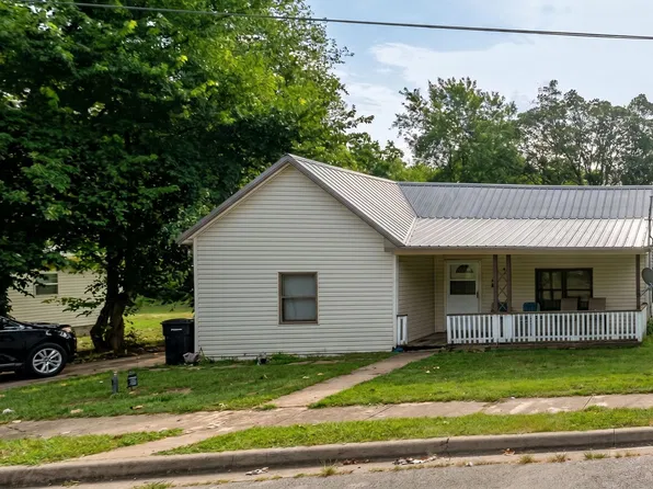 523 S Chestnut St, Nevada, MO 64772