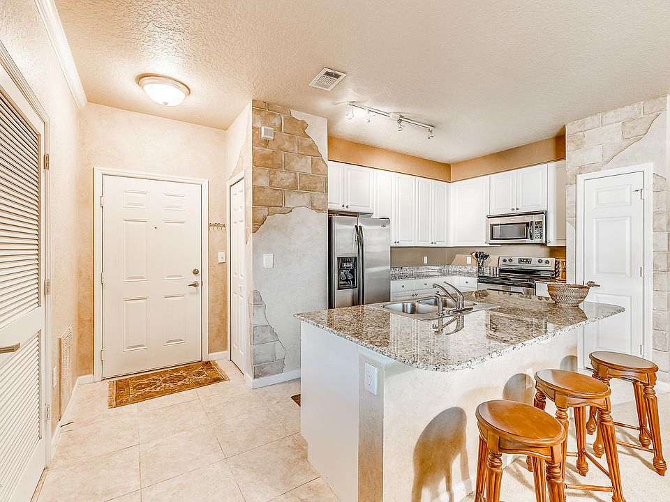 1st image of 8539 GATE Parkway #9420