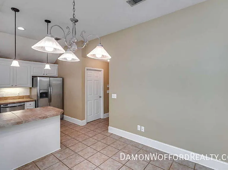 124 Raintree Rd — Photo 20