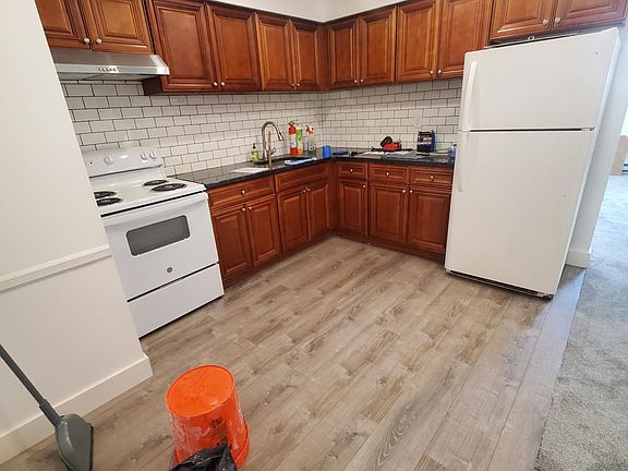 3rd image of 221 S Chester Pike #B-8