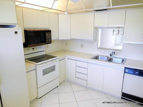 3rd image of 3402 Bimini Lane #B4