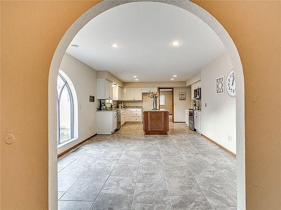 5th image of 12215 S Villa Ave