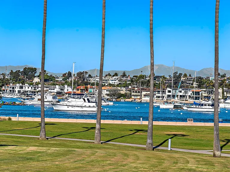 1707 W Balboa Blvd — Photo 10