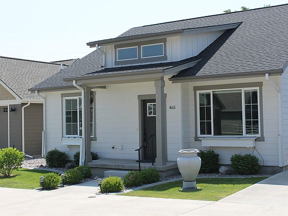 2nd image of 465 Stonybrook Dr