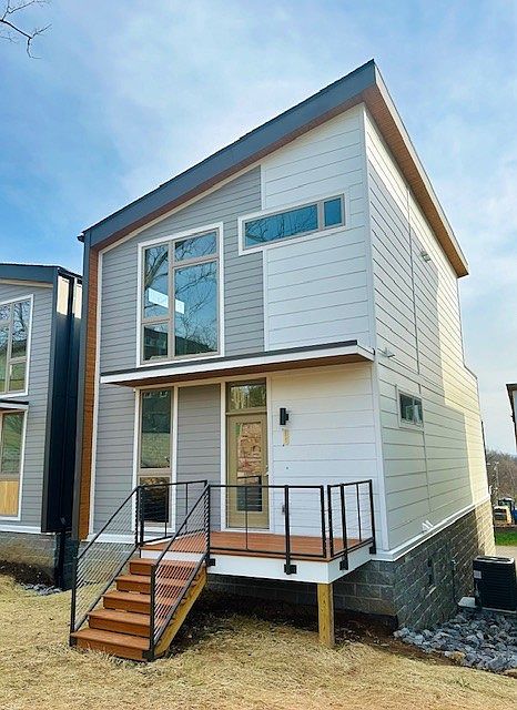 1st image of 3042 Edwin Cir