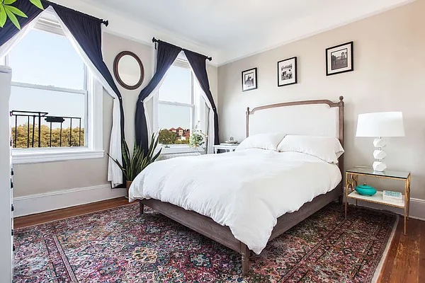 Sold by Owner | media 9