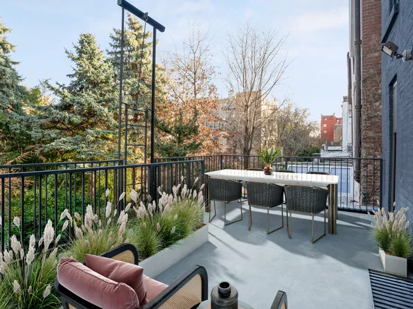 33 S Oxford St, Brooklyn, NY 11217