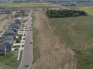 2029 & 2031 35th St NW, Minot, ND 58703